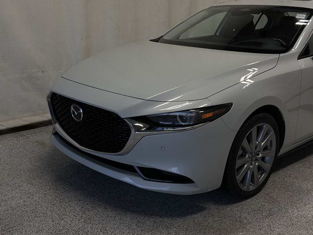 2025 MAZDA Mazda3 GT - Image 3