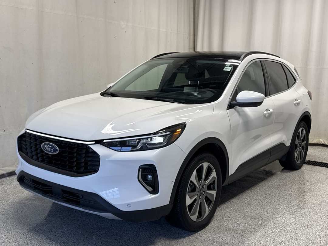 2023 Ford Escape Platinum - Image 2