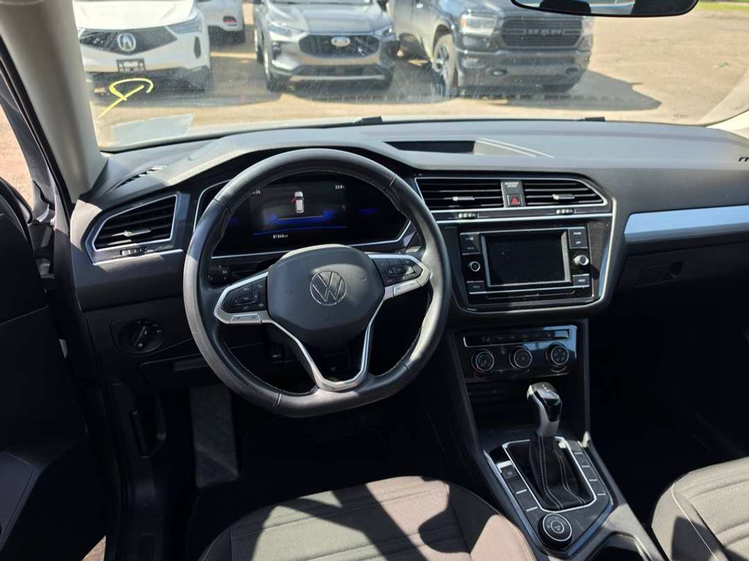 2024 Volkswagen Tiguan TRENDLINE - Image 3