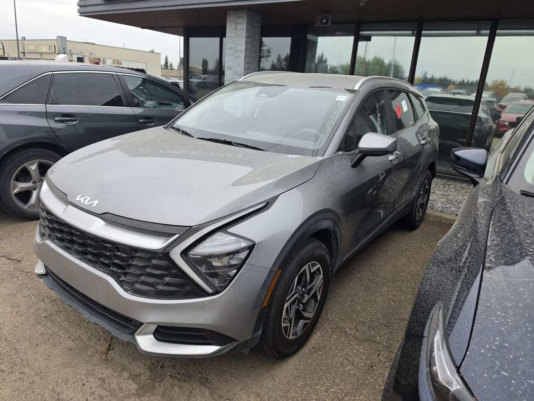 2023 Kia Sportage LX - Image 2