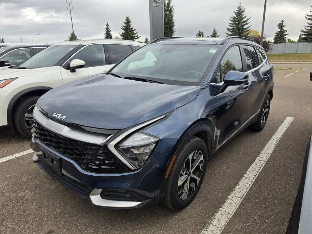 2023 Kia Sportage EX - Image 2