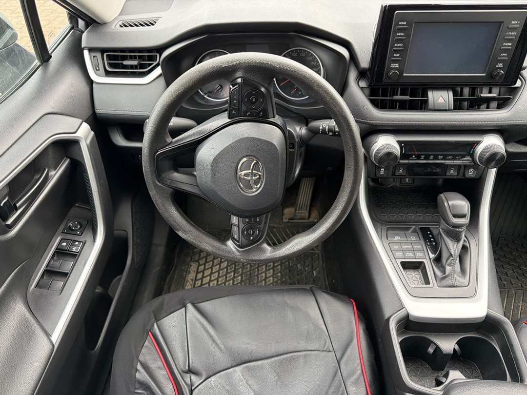 2021 Toyota Rav4 LE - Image 3