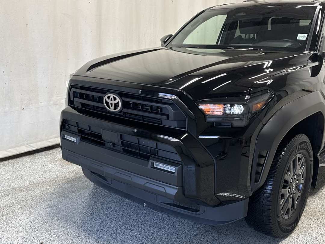 2025 Toyota 4Runner SR5 - Image 3