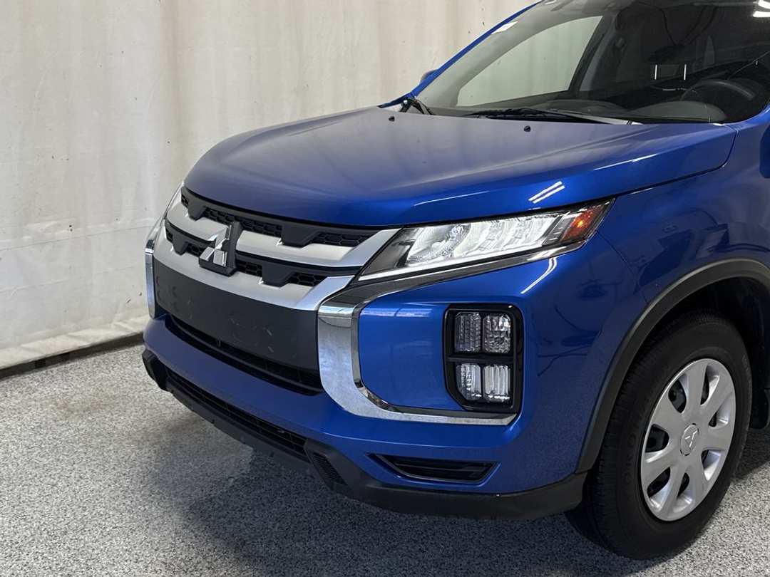 2023 Mitsubishi Rvr ES - Image 3
