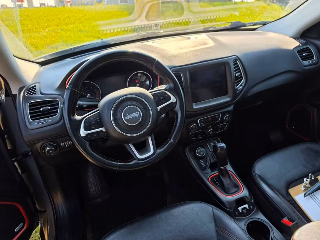 2021 Jeep Compass TRAILHAWK - Image 3