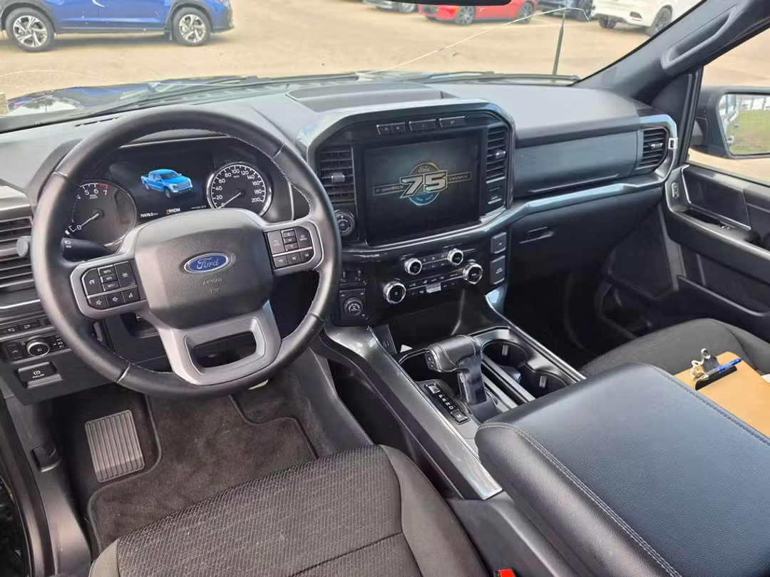 2023 Ford F-150 XLT - Image 3