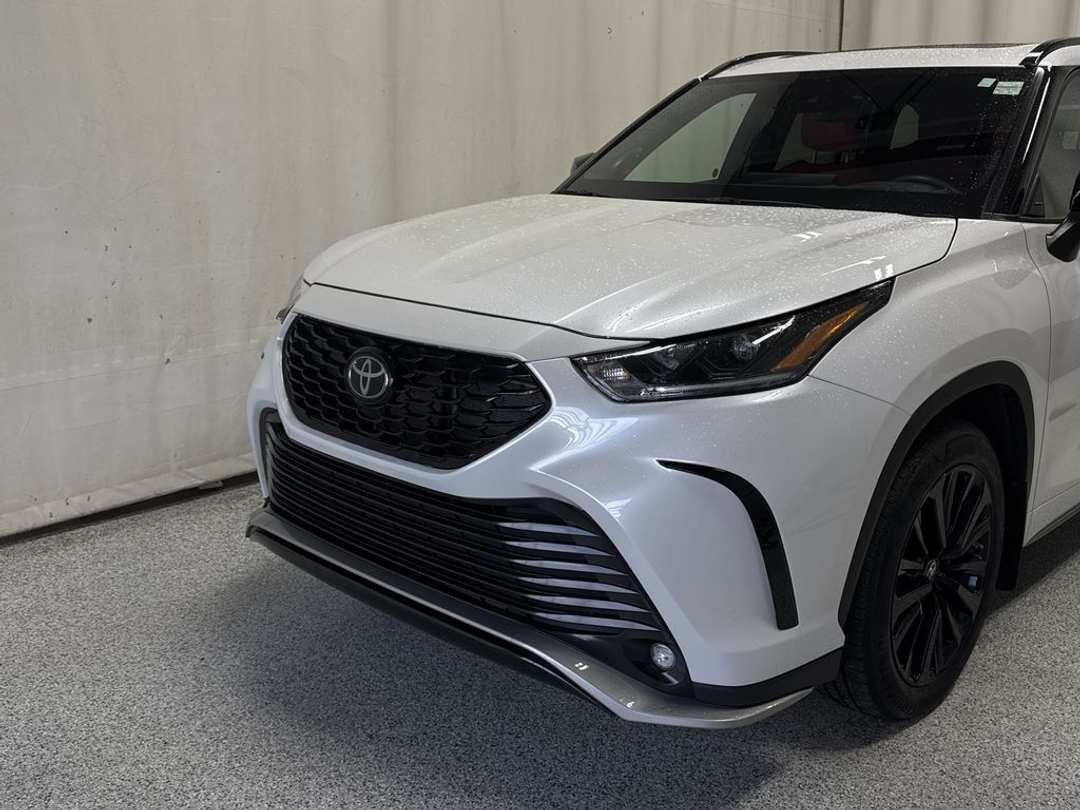 2024 Toyota Highlander XSE - Image 3