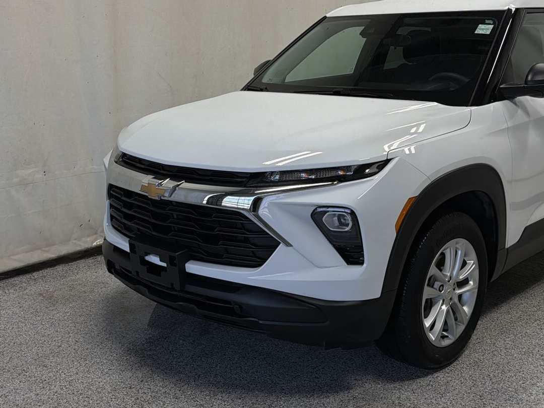 2025 Chevrolet Trailblazer LS - Image 3