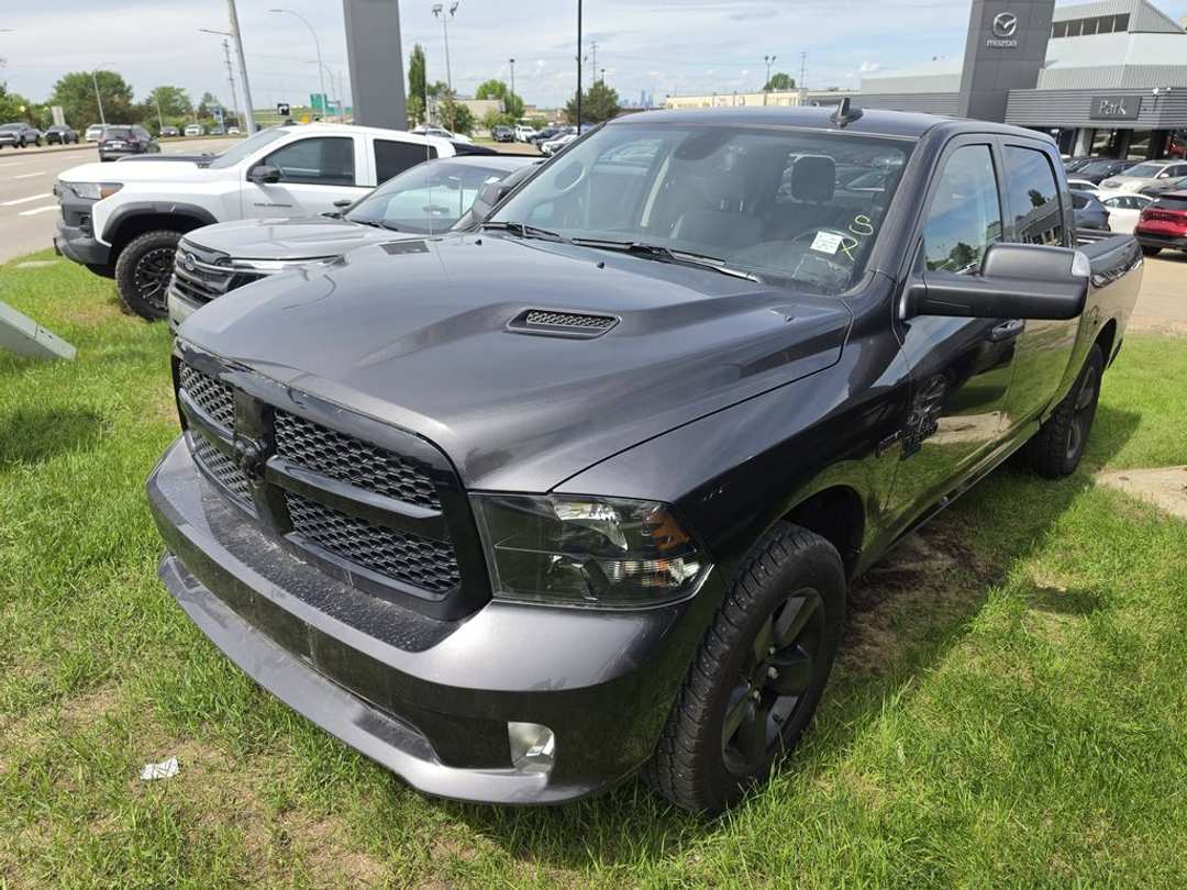 2023 Ram 1500 Classic EXPRESS - Image 2