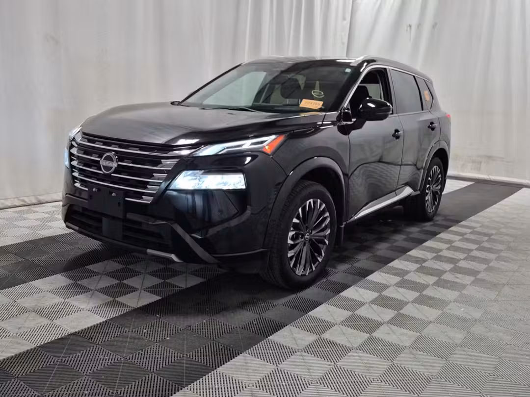 2024 Nissan Rogue PLATINUM - Image 2