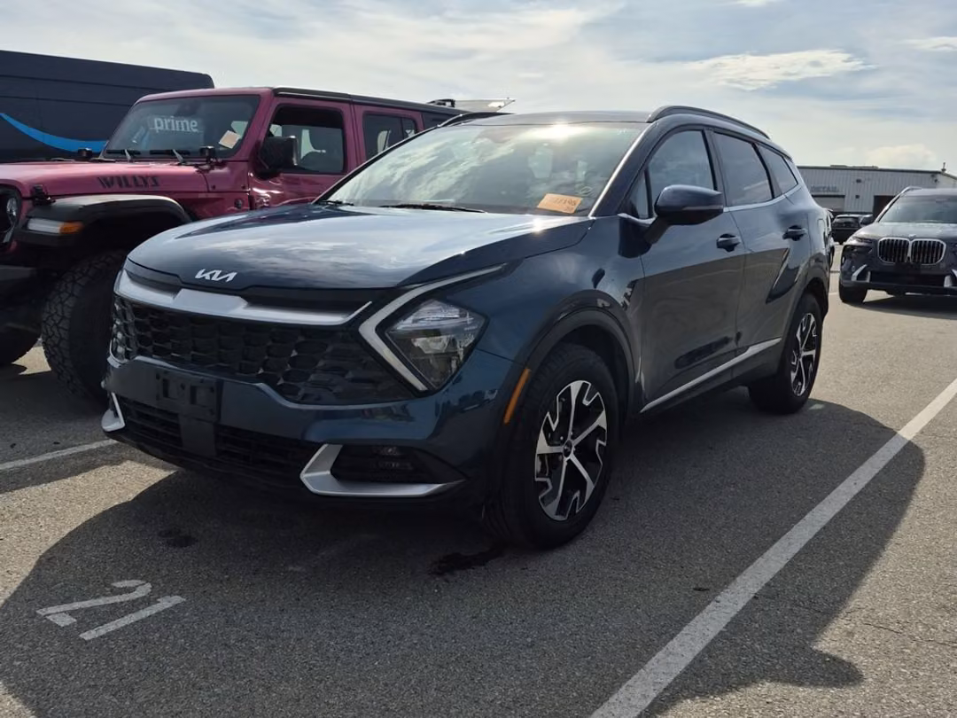 2023 Kia Sportage EX - Image 2