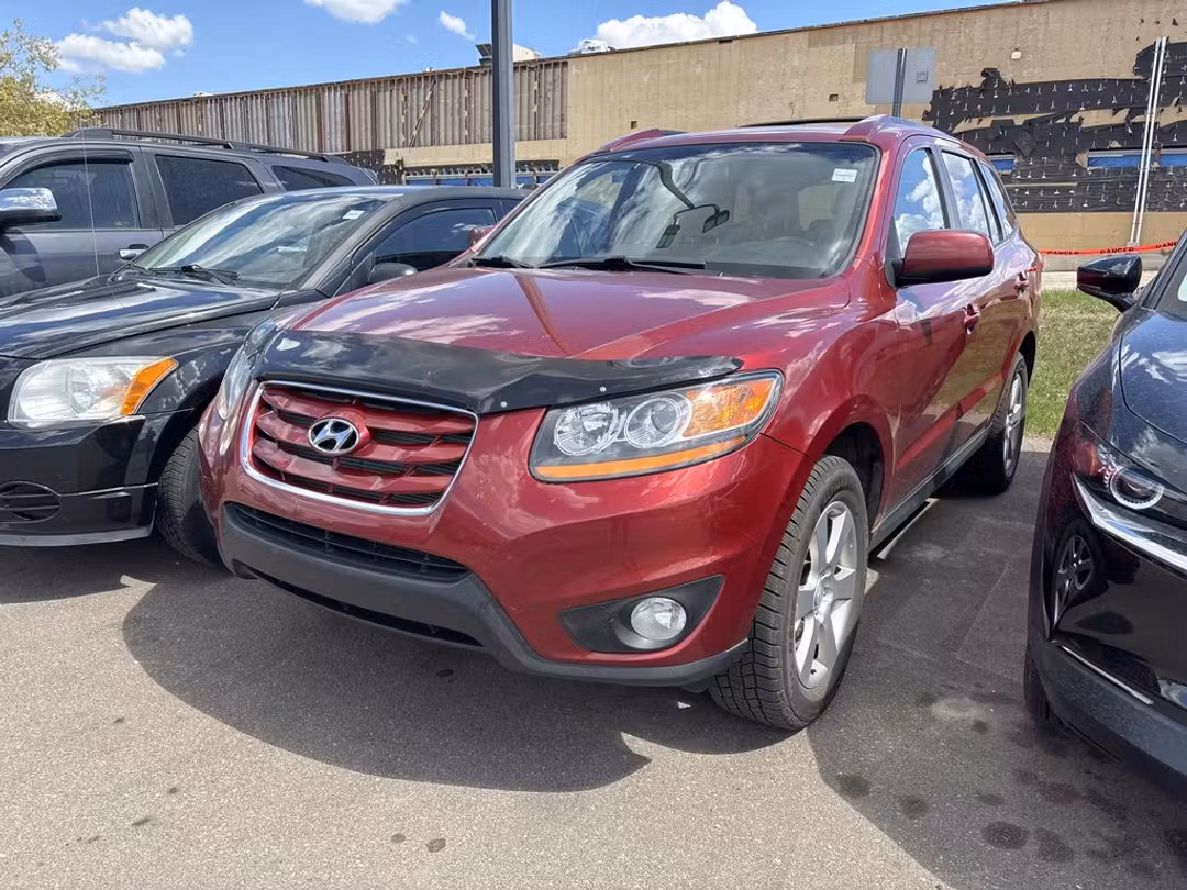 2010 Hyundai Santa Fe GL - Image 2