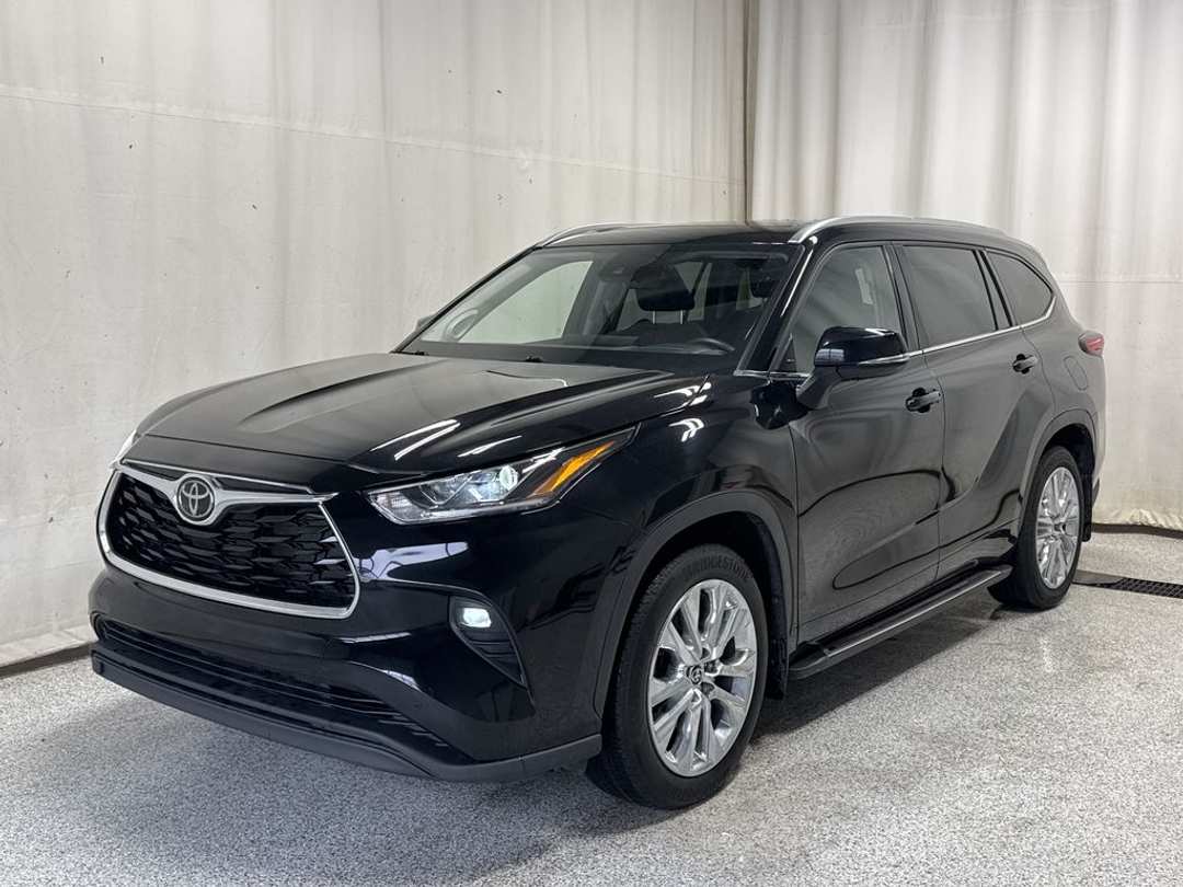 2023 Toyota Highlander Limited - Image 2