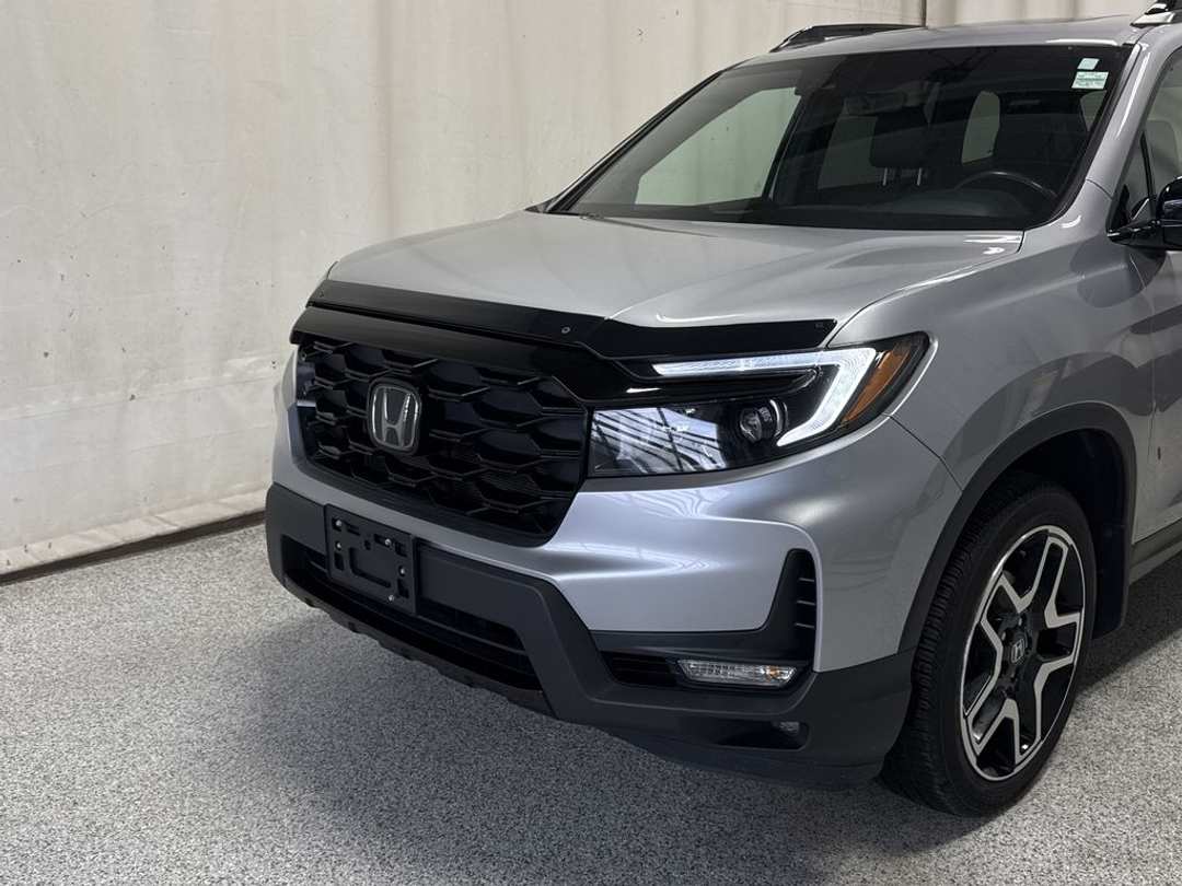 2022 Honda Passport Touring - Image 3
