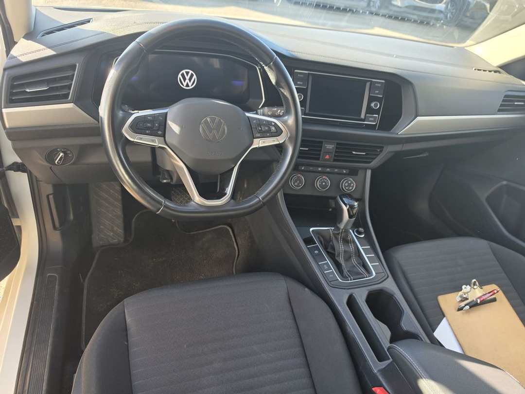 2024 Volkswagen Jetta TRENDLINE - Image 3