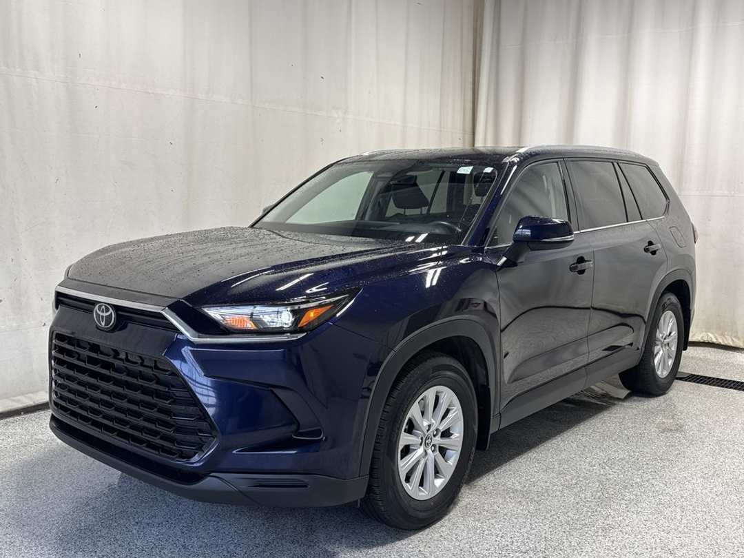 2024 Toyota Grand Highlander XLE - Image 2