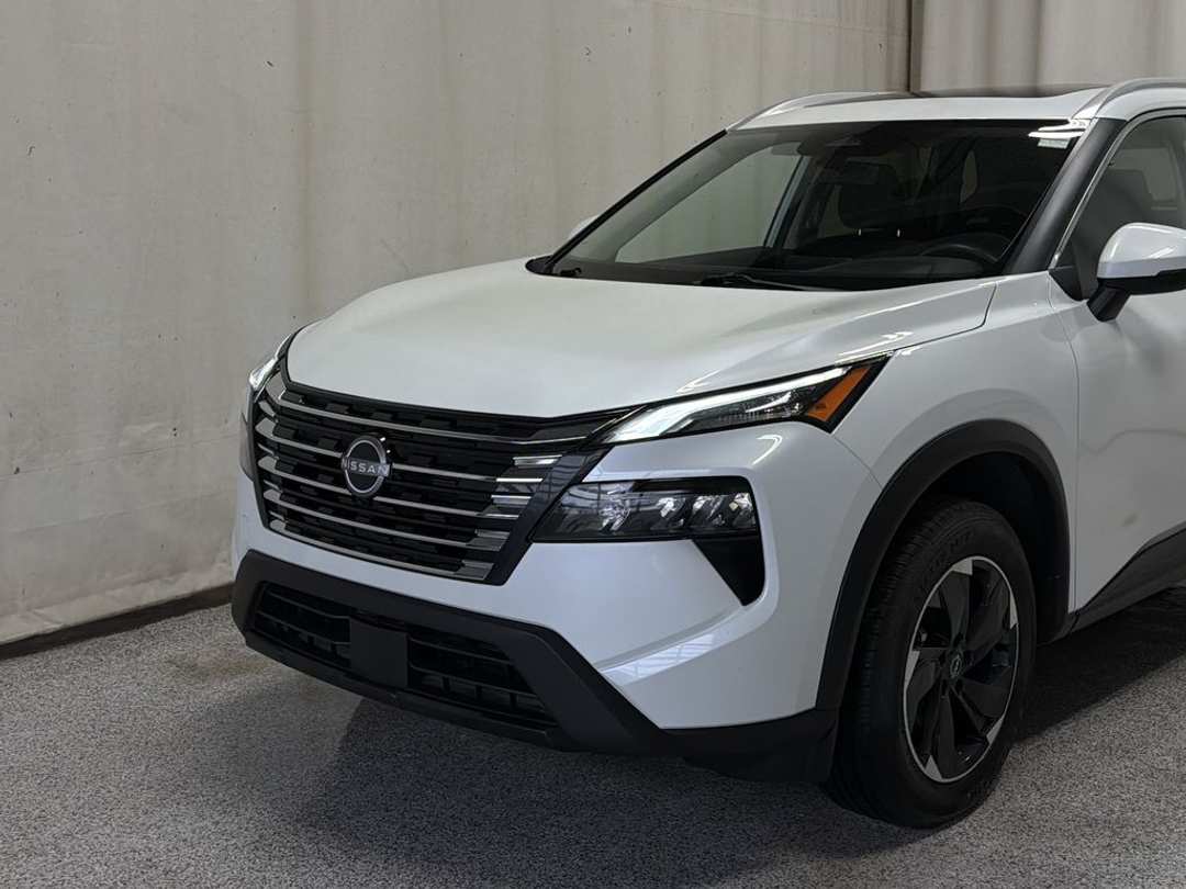 2025 Nissan Rogue SV - Image 3