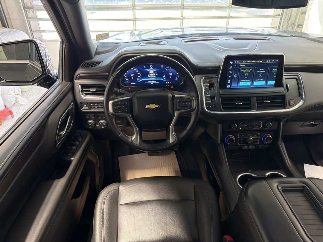 2023 Chevrolet Suburban LT - Image 3