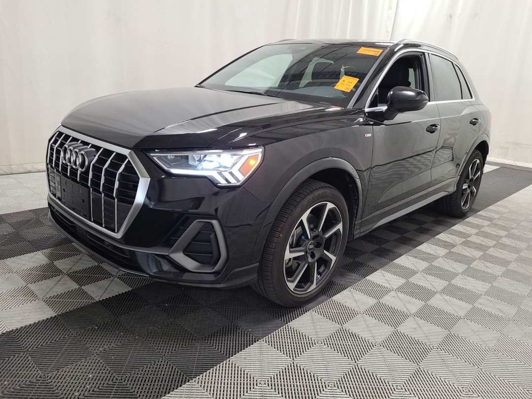 2025 Audi Q3 Progressiv - Image 2