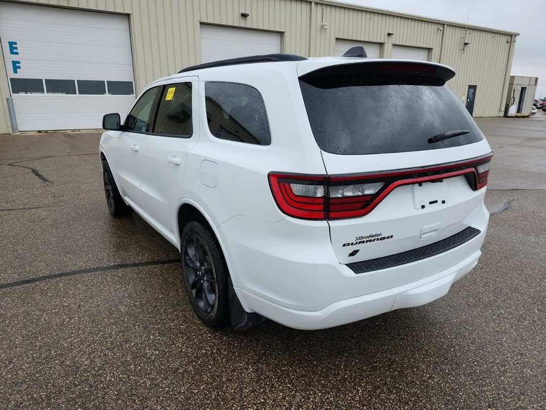 2024 Dodge Durango SXT PLUS - Image 3