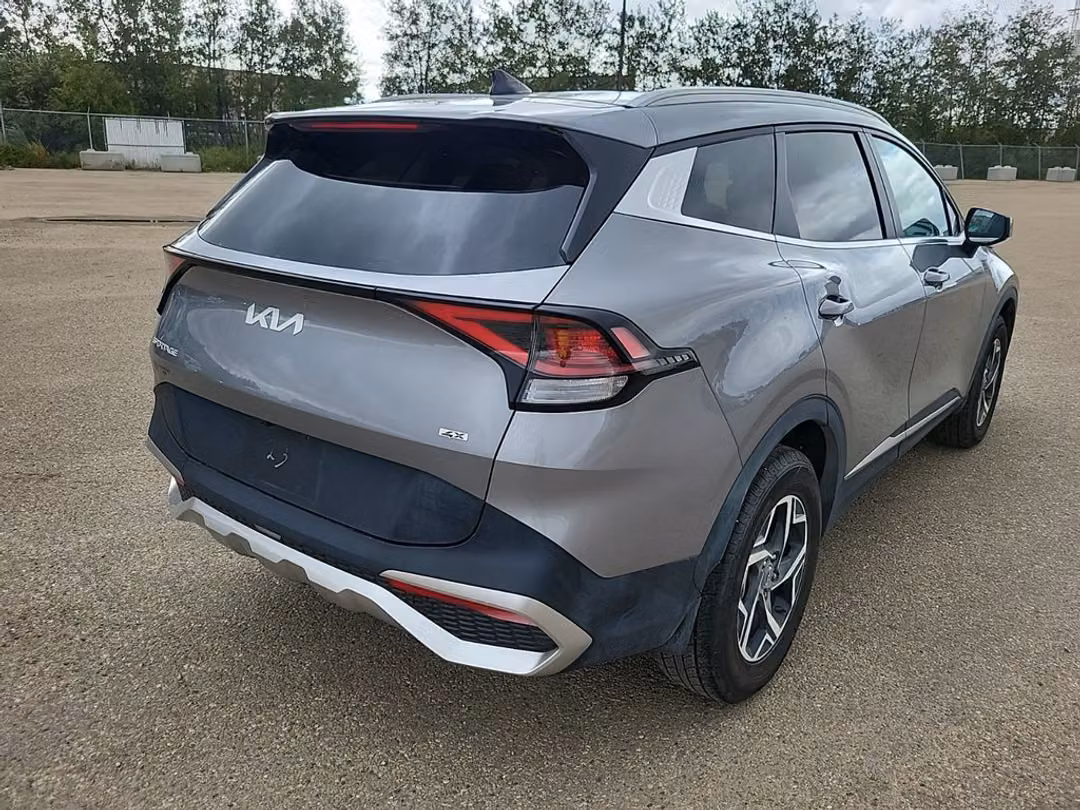 2023 Kia Sportage LX - Image 3