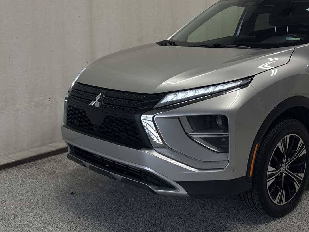 2022 Mitsubishi Eclipse Cross SE - Image 3