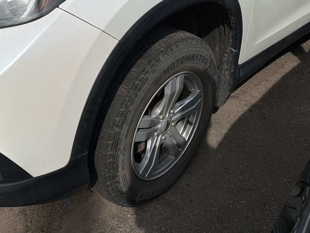 2014 Honda CR-V LX - Image 3