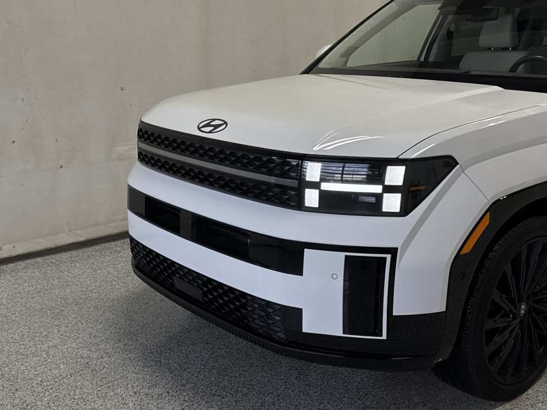 2024 Hyundai Santa Fe Ultimate Calligraphy - Image 3