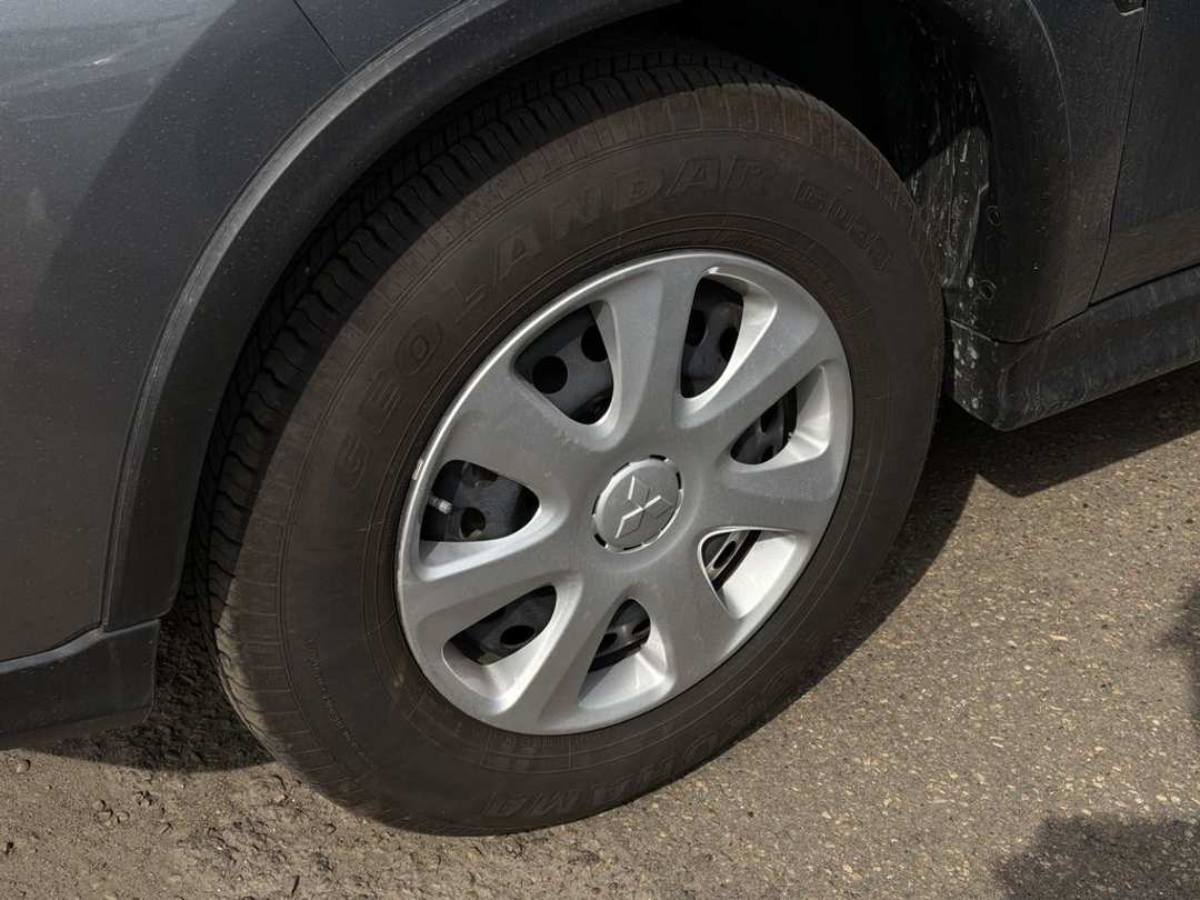 2026 Mitsubishi Rvr ES - Image 3