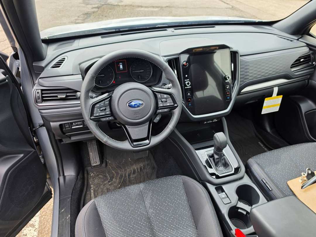 2025 Subaru Forester PREMIUM - Image 3