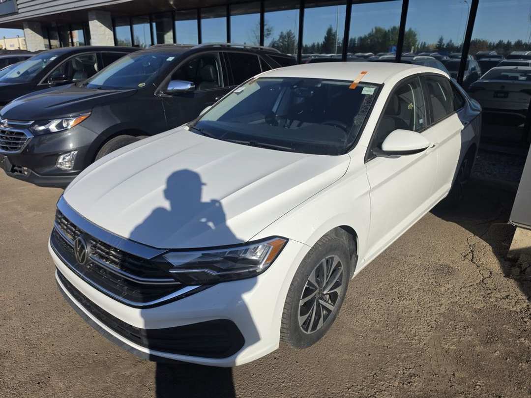 2024 Volkswagen Jetta TRENDLINE - Image 2