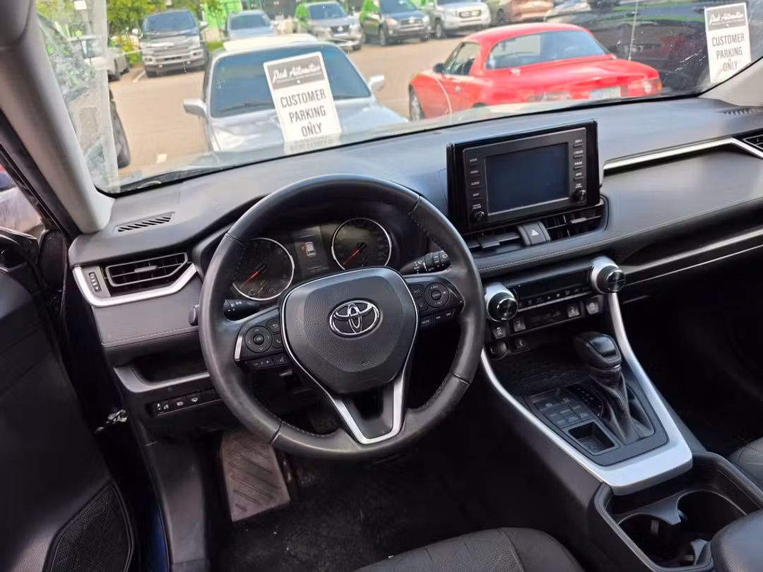 2021 Toyota Rav4 XLE - Image 3