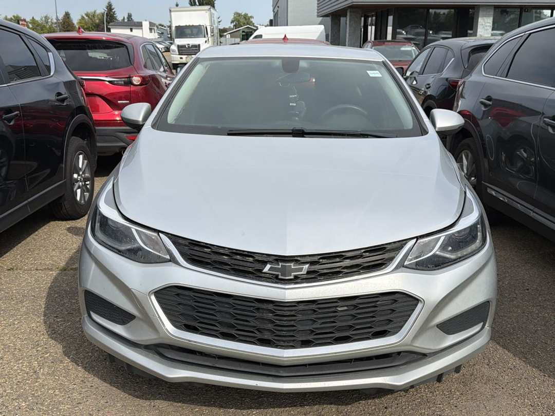 2018 Chevrolet Cruze LT TURBO - Image 2
