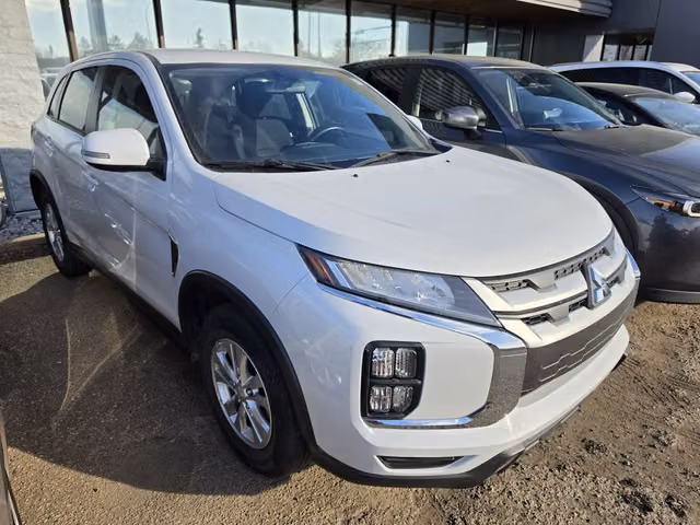 2024 Mitsubishi Rvr SE