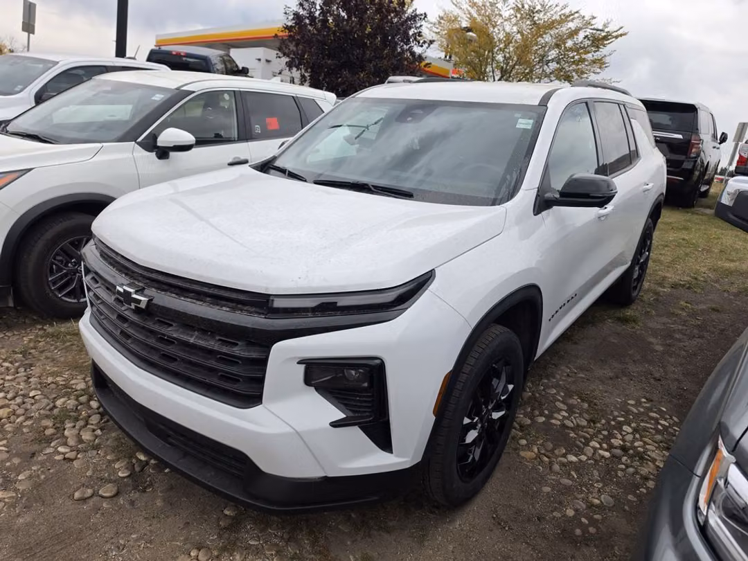 2025 Chevrolet Traverse LT - Image 2