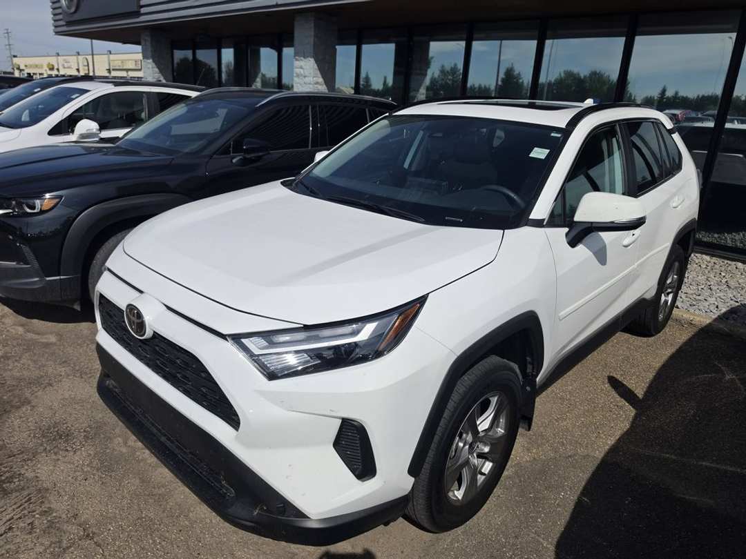 2024 Toyota Rav4 XLE - Image 2