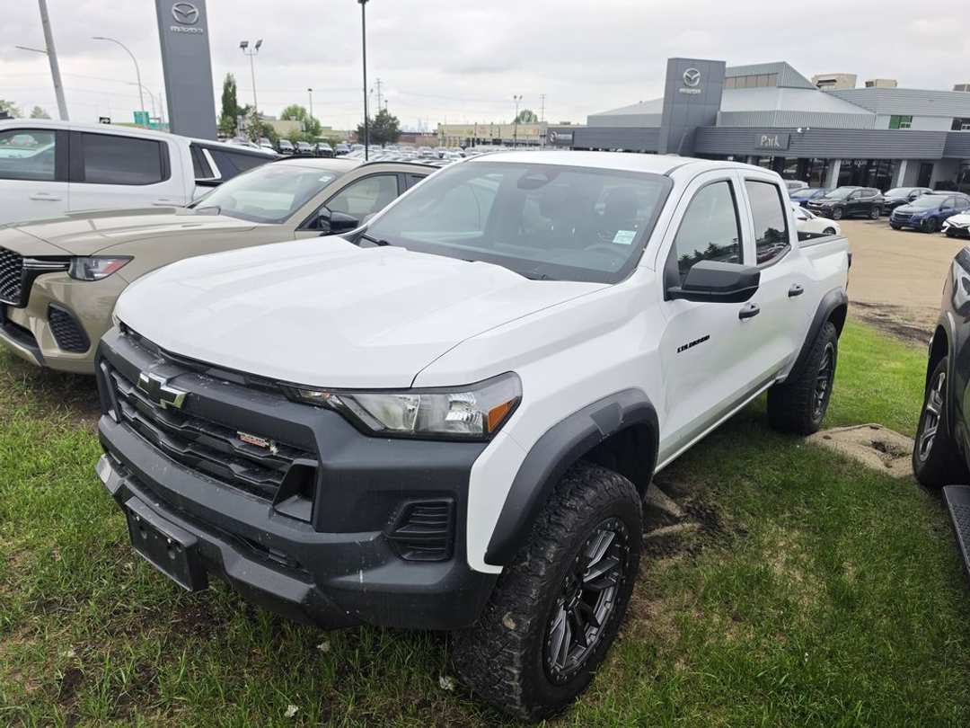 2023 Chevrolet Colorado TRAILBOSS - Image 2