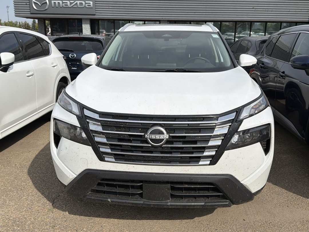 2025 Nissan Rogue SV - Image 2