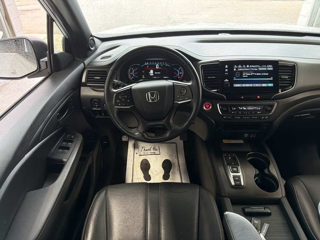 2022 Honda Pilot TrailSport - Image 3