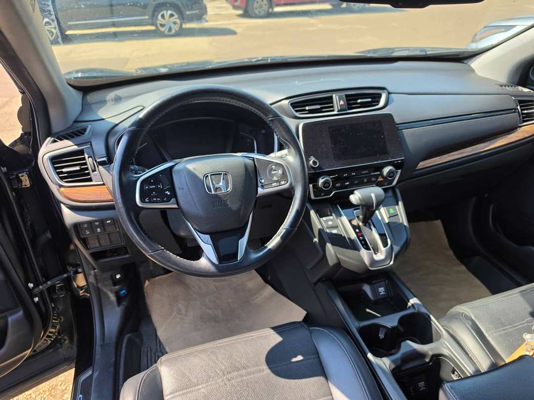 2017 Honda CR-V Touring - Image 3