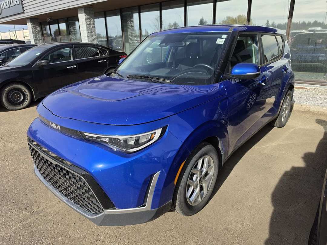 2023 Kia Soul EX - Image 2