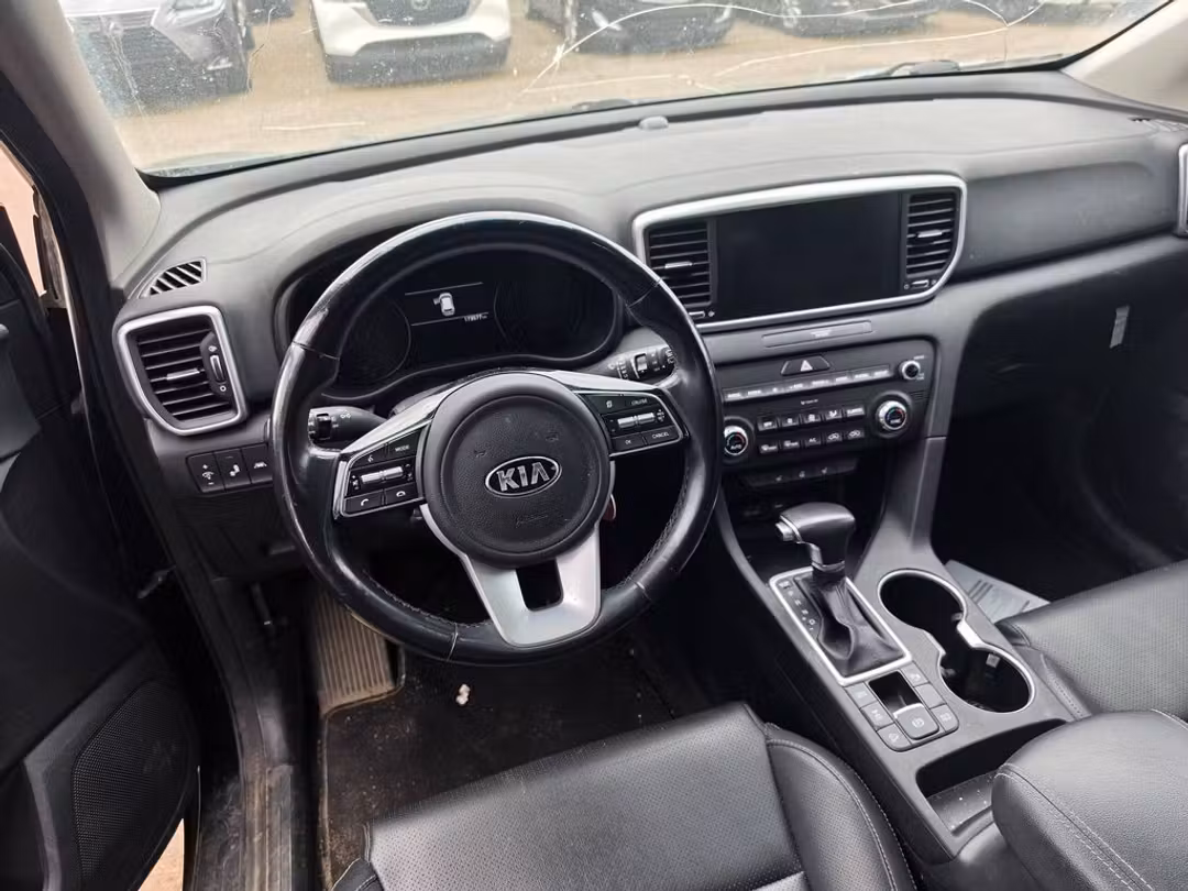 2021 Kia Sportage EX - Image 3