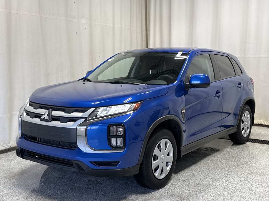 2023 Mitsubishi Rvr ES - Image 2