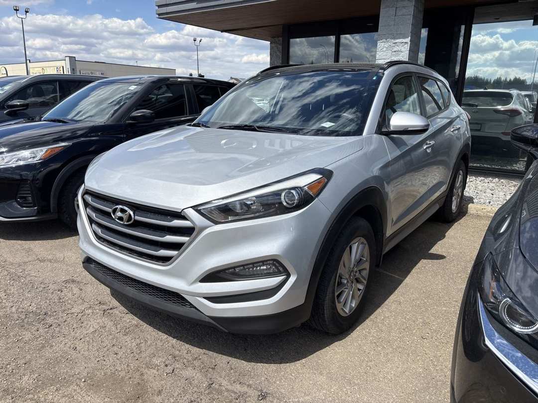 2018 Hyundai Tucson SE - Image 2