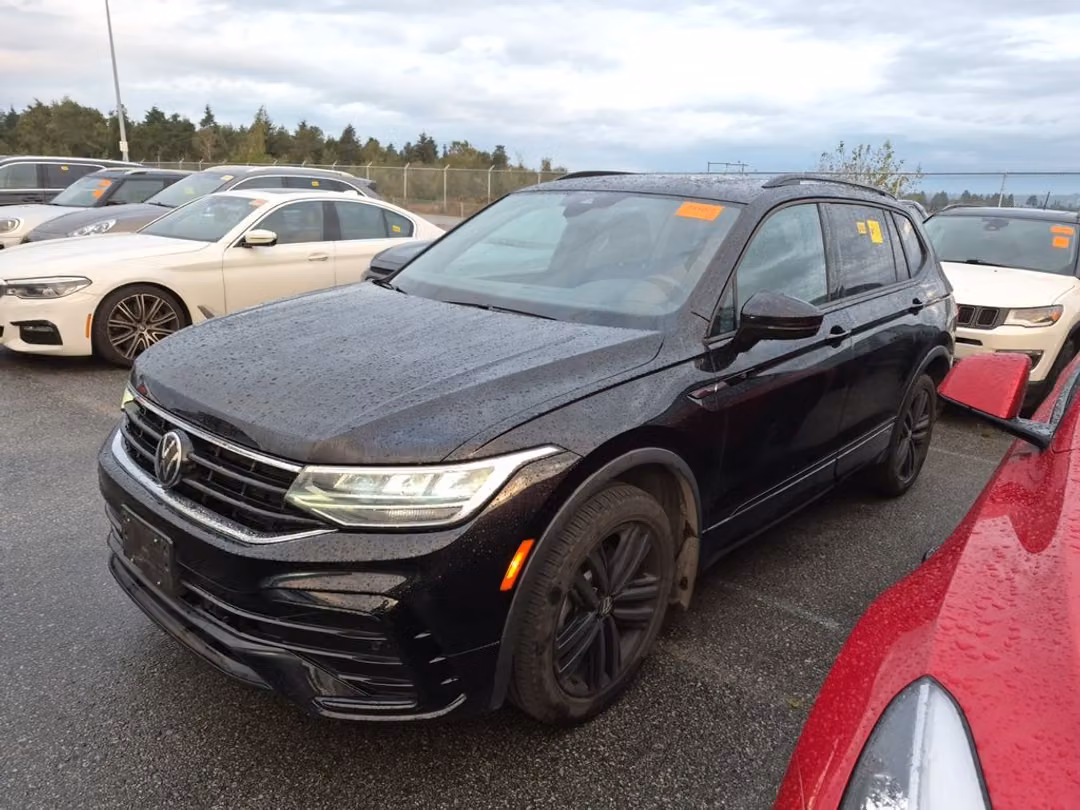 2022 Volkswagen Tiguan Comfortline RLine Black Edition - Image 2
