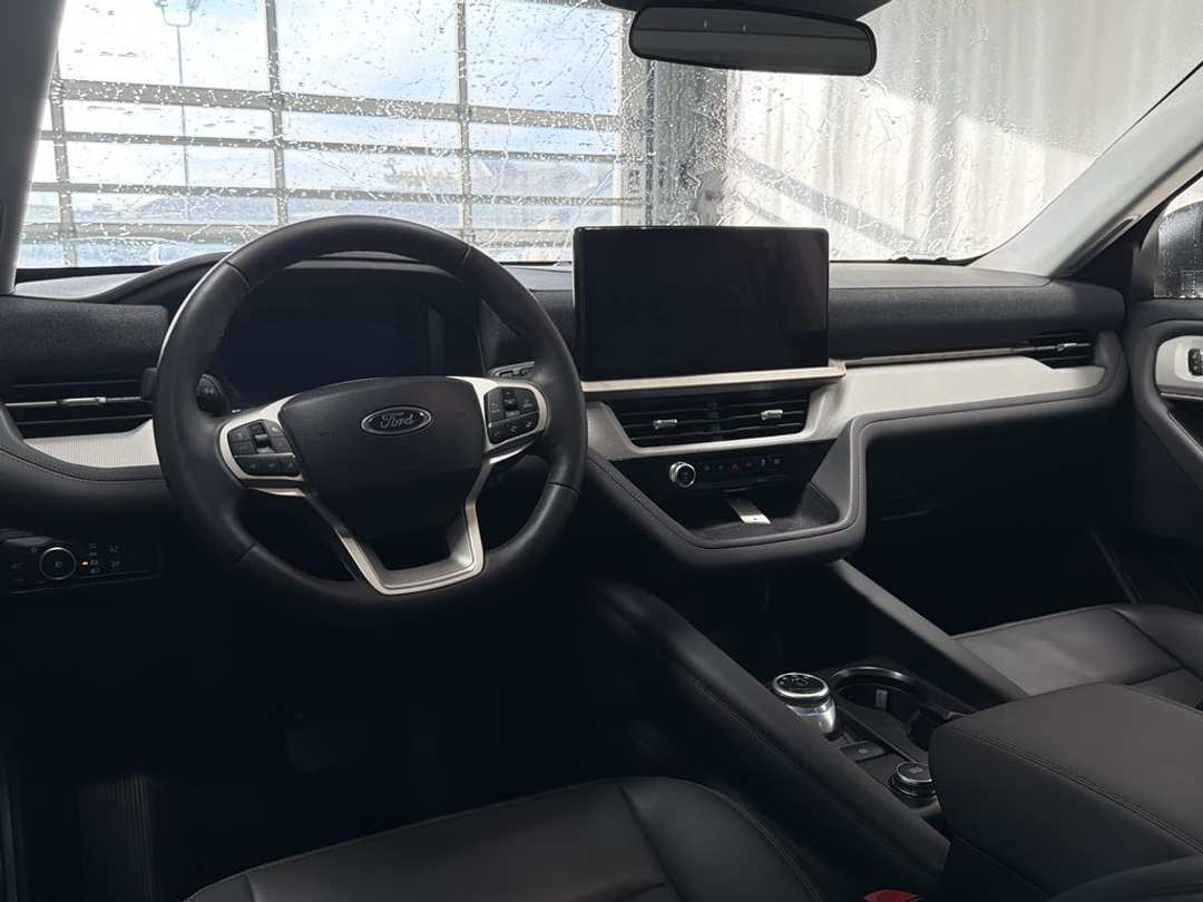 2026 Ford Explorer ACTIVE - Image 3