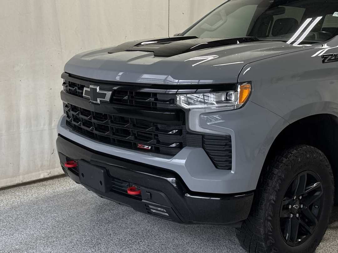 2024 Chevrolet Silverado 1500 LT Trail Boss - Image 3