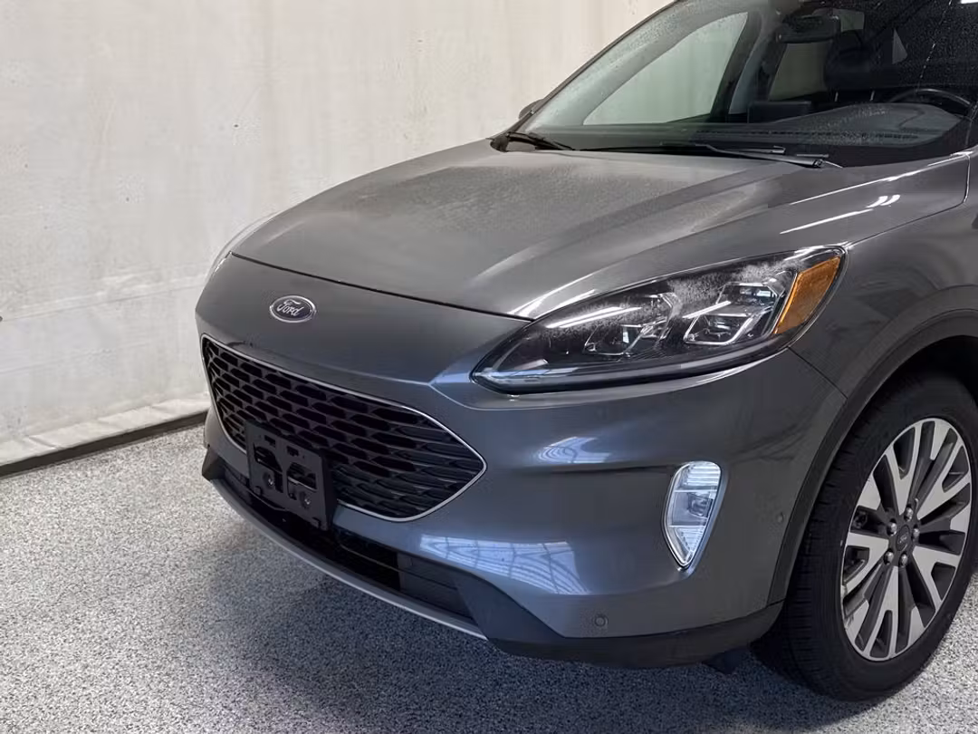2021 Ford Escape Titanium - Image 3