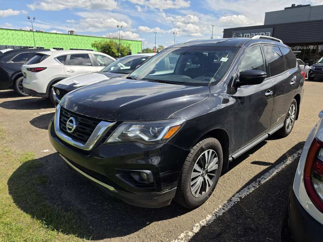 2017 Nissan Pathfinder SV - Image 2