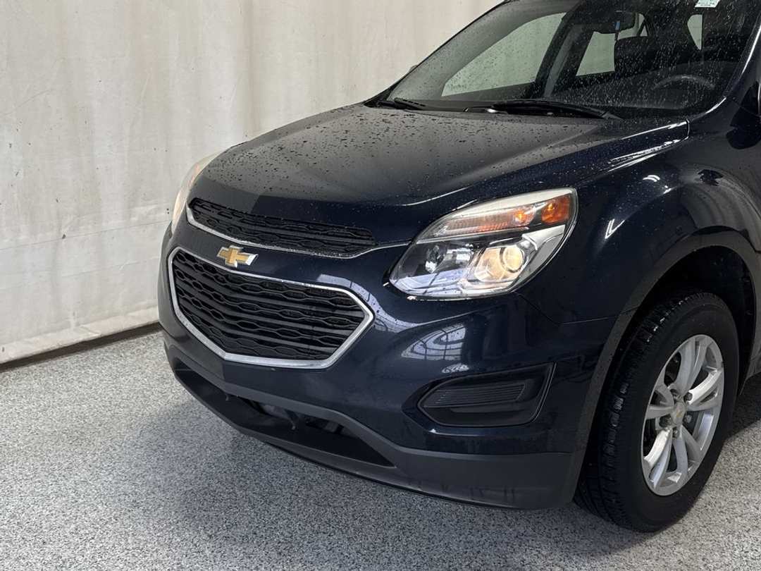 2017 Chevrolet Equinox LS - Image 3